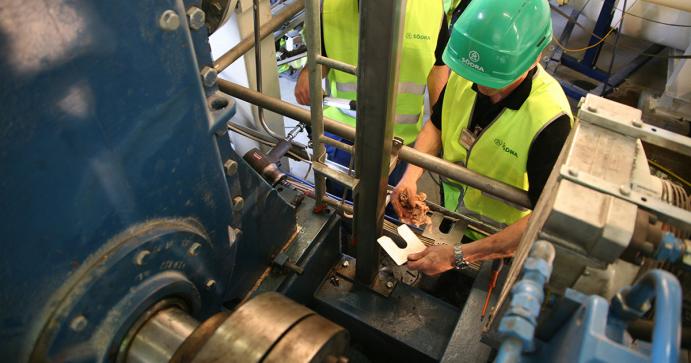 汽輪機、燃氣輪機、離心式和軸流式壓縮機、風機、泵、水輪機、發電機和航空發動機軟腳檢查